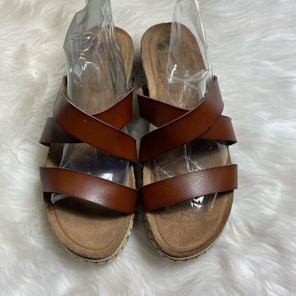 JellyPop Lanza brown straps slip on sandals size 9.5. - Picture 2 of 8